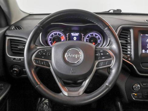 Used 2019 Jeep Cherokee Latitude Plus w/ Cold Weather Group AWD/4WD image 25