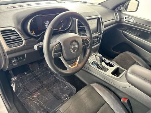 Used 2018 Jeep Grand Cherokee Altitude AWD/4WD image 22