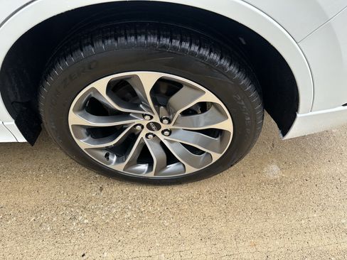 Used 2026 Lincoln Aviator AWD w/ Jet Appearance Package image 7