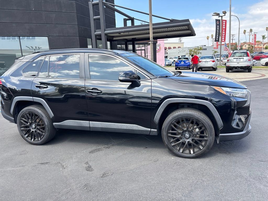 Used 2022 Toyota RAV4 XLE Premium FWD image 3