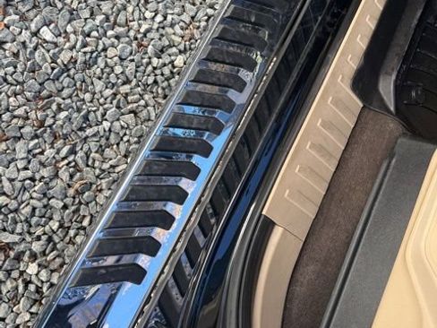 Used 2018 Ford F150 Lariat image 11