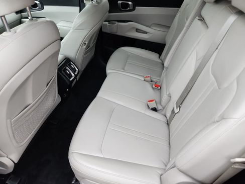 Used 2022 Kia Sorento S FWD image 27