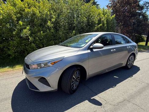 Used 2023 Kia Forte LXS FWD image 9