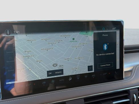 Used 2024 Lincoln Corsair FWD image 13