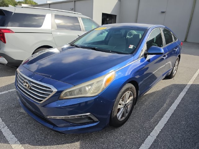 Used 2015 Hyundai Sonata SE w/ Option Group 09 FWD image 3