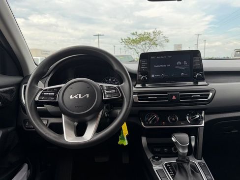 Used 2022 Kia Seltos LX AWD/4WD image 17