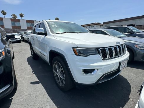 Used 2019 Jeep Grand Cherokee Limited w/ Luxury Group II AWD/4WD image 2