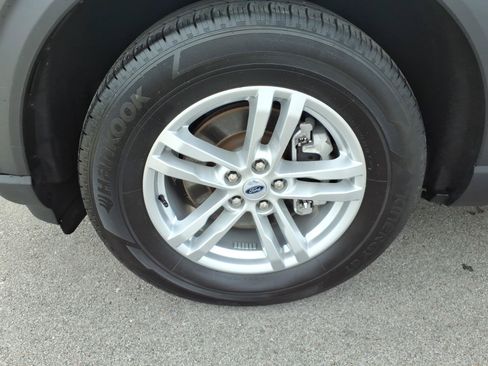 Certified 2023 Ford Explorer XLT AWD/4WD image 9