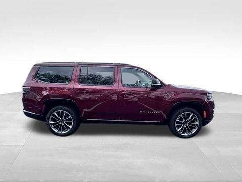 Used 2025 Jeep Wagoneer Series III w/ Premium Group I AWD/4WD image 10