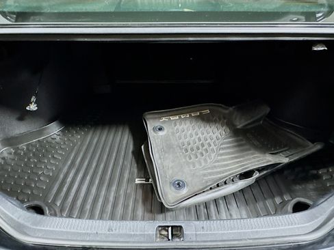 Used 2020 Toyota Camry XLE image 24