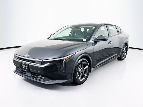 Used 2025 Kia K4 LXS image 3