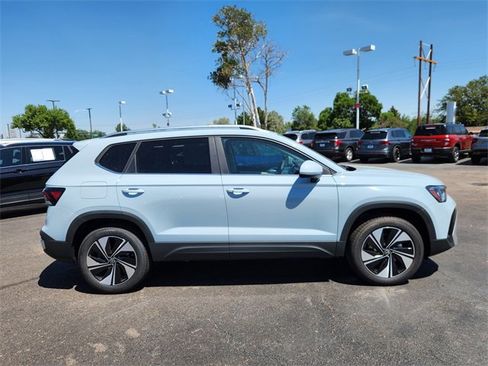 New 2025 Volkswagen Taos SE image 2