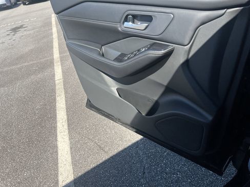 Certified 2026 Nissan Rogue SL AWD/4WD image 12