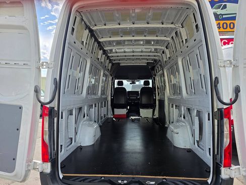 Used 2019 Mercedes-Benz Sprinter 170 image 11