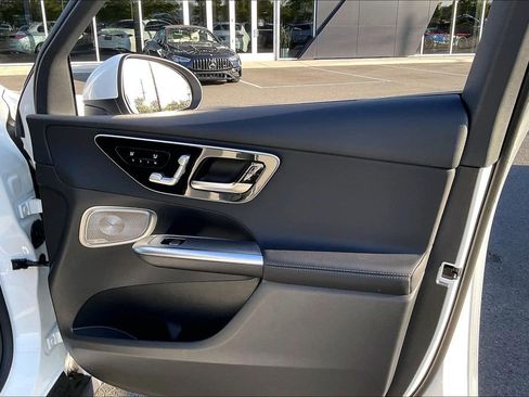 Used 2026 Mercedes-Benz GLC 300 4MATIC image 16