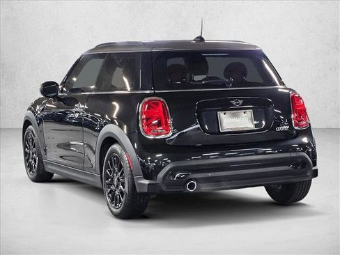 Used 2024 MINI Cooper 2-Door Hardtop w/ Signature Upholstery Package image 8