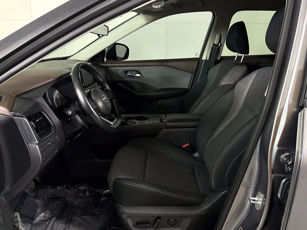 Used 2022 Nissan Rogue SV FWD image 16