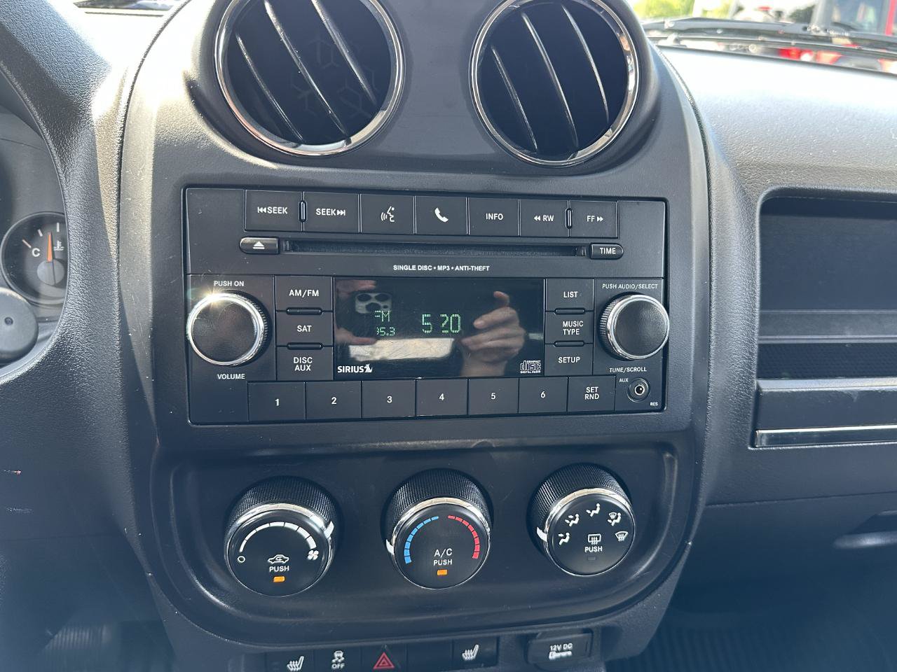 Used 2017 Jeep Patriot Latitude AWD/4WD image 56