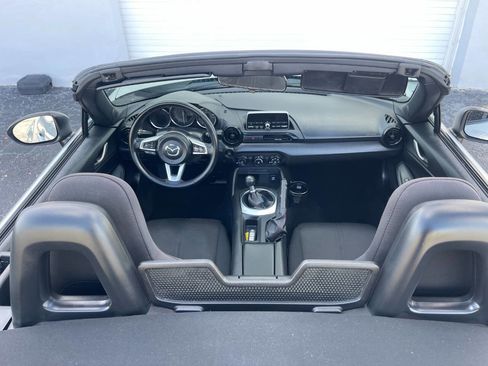 Used 2016 MAZDA MX-5 Miata Sport image 37