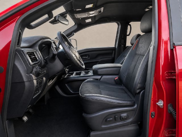 Used 2022 Nissan Titan PRO-4X AWD/4WD image 13