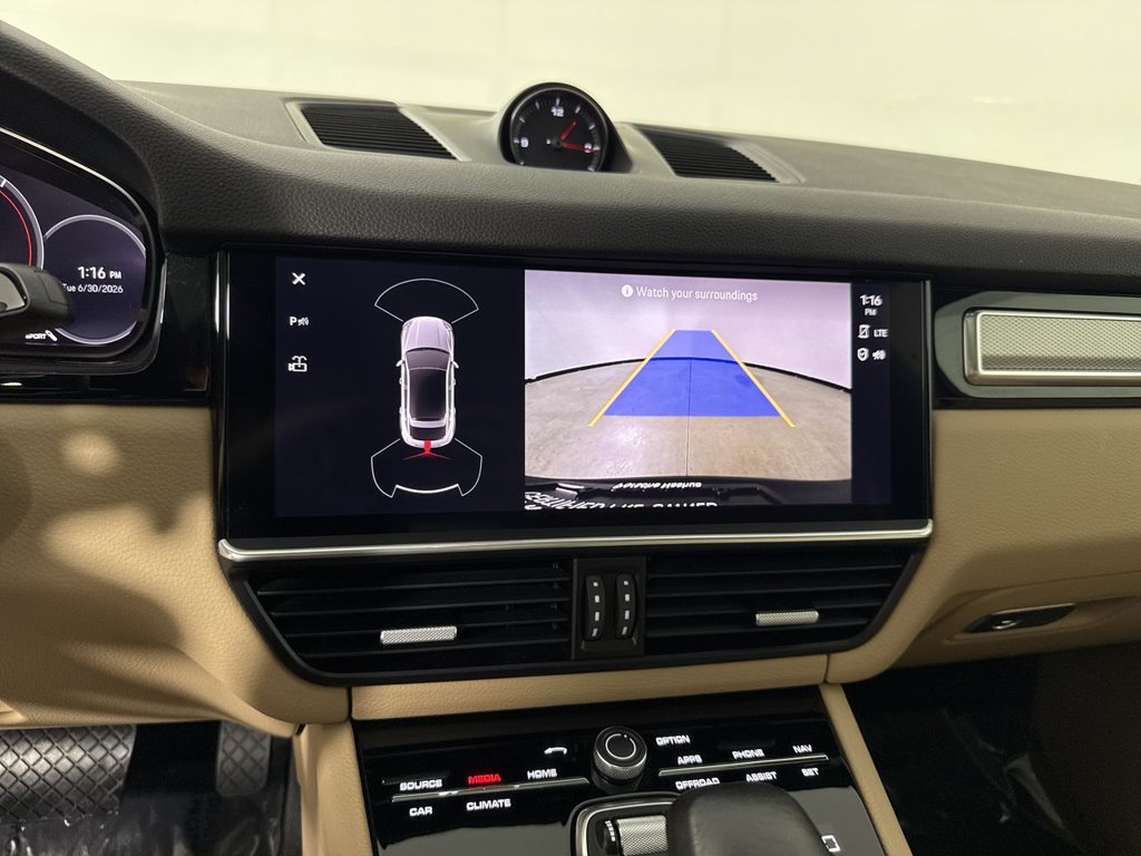 Certified 2023 Porsche Cayenne Platinum Edition AWD/4WD image 29