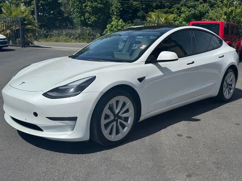 Used 2022 Tesla Model 3 Long Range AWD/4WD image 3