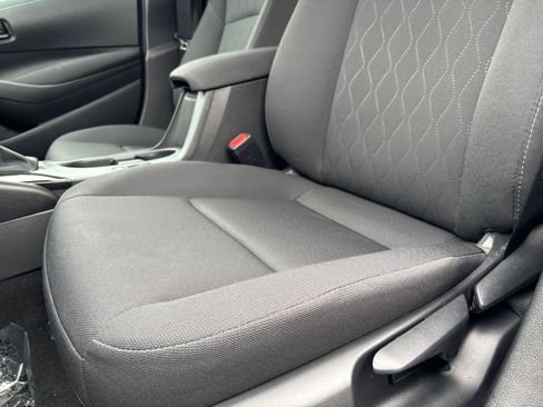 Used 2025 Toyota Corolla LE image 25