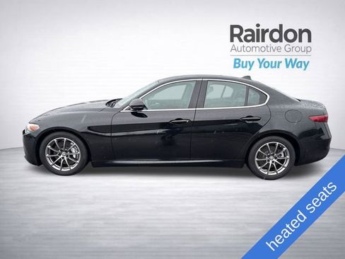 Used 2019 Alfa Romeo Giulia w/ Cold Weather Package RWD image 4