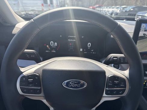 Used 2026 Ford Explorer Active AWD/4WD image 29