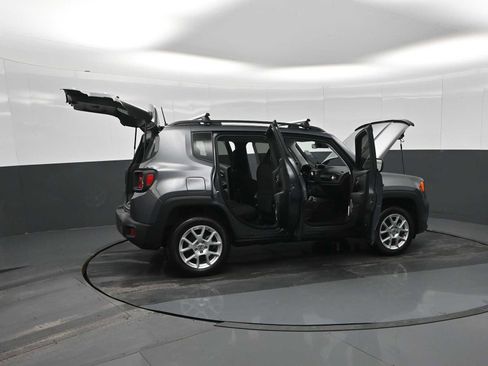Used 2022 Jeep Renegade Latitude image 42