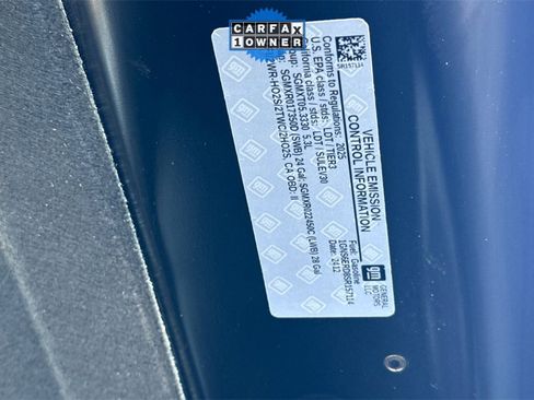 Used 2025 Chevrolet Suburban RST image 39