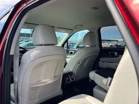 Certified 2024 Kia Sorento EX FWD image 11