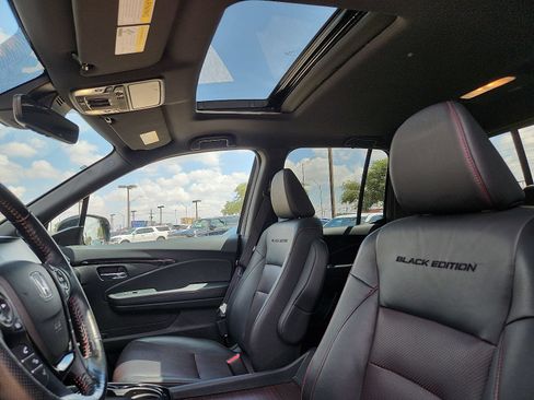 Used 2023 Honda Ridgeline Black Edition image 14