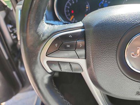 Used 2019 Jeep Grand Cherokee Limited w/ Luxury Group II image 21