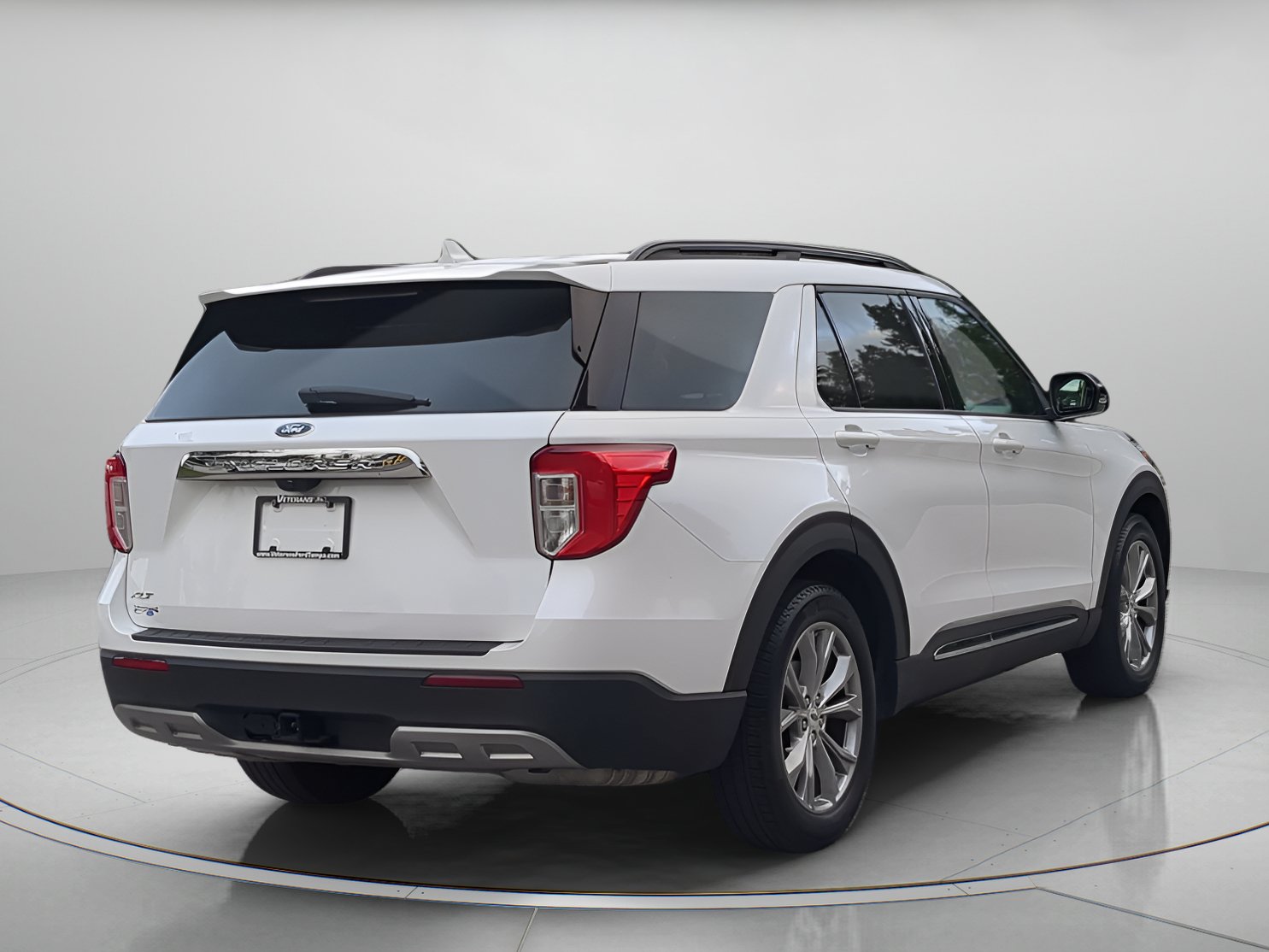 Certified 2023 Ford Explorer XLT w/ Equipment Group 202A RWD image 40