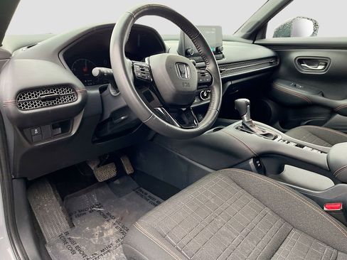Used 2025 Honda HR-V Sport image 9
