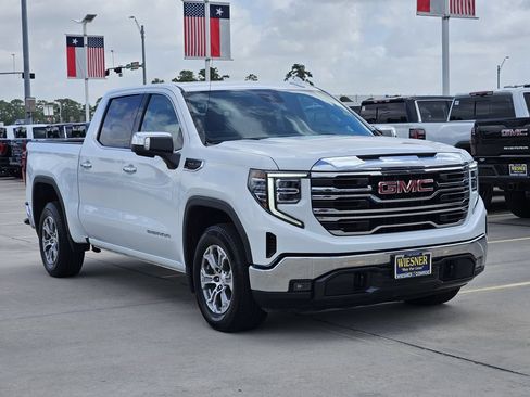 Used 2025 GMC Sierra 1500 SLT RWD image 3
