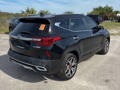 Used 2021 Kia Seltos SX w/ SX Sunroof Package AWD/4WD image 6