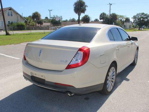Used 2014 Lincoln MKS w/ Equipment Group 101A FWD image 31