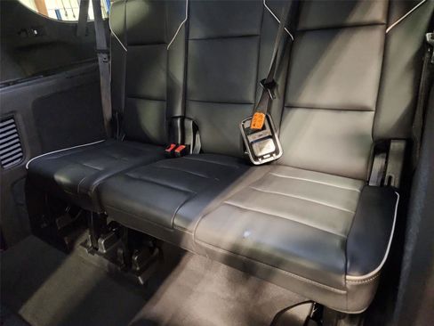 Used 2021 Cadillac Escalade ESV Sport w/ Driver Assist Tech Package AWD/4WD image 36