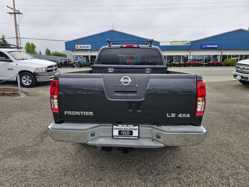 Used 2010 Nissan Frontier LE w/ LE Value Truck Pkg AWD/4WD image 6