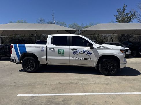 Used 2023 Chevrolet Silverado 1500 Custom image 2