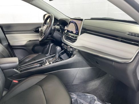 Used 2022 Jeep Compass Limited image 25