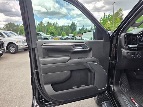 Used 2022 Chevrolet Silverado 1500 LTZ w/ LTZ Premium Package AWD/4WD image 24