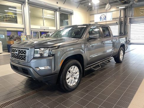Used 2024 Nissan Frontier SV w/ Technology Package image 3