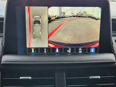 Used 2022 Chevrolet Tahoe Z71 w/ Luxury Package image 16