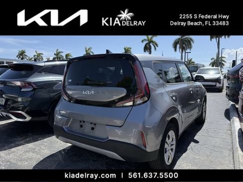 Used 2023 Kia Soul LX FWD image 9