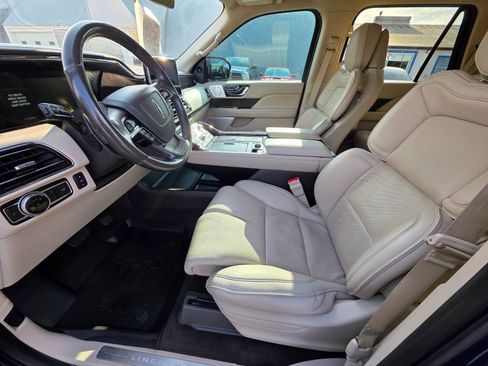 Used 2018 Lincoln Navigator Reserve w/ Technology Package AWD/4WD image 21