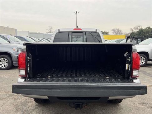 Used 2020 Toyota Tacoma SR image 10
