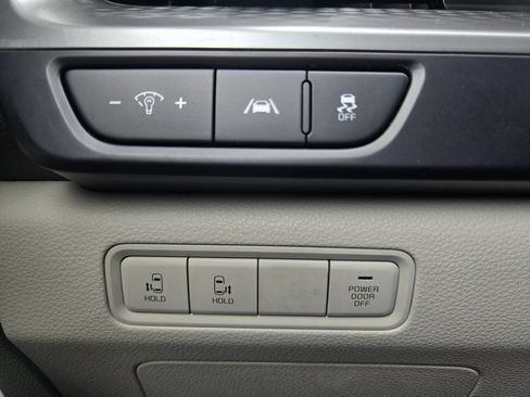 Used 2024 Kia Carnival LX FWD image 26